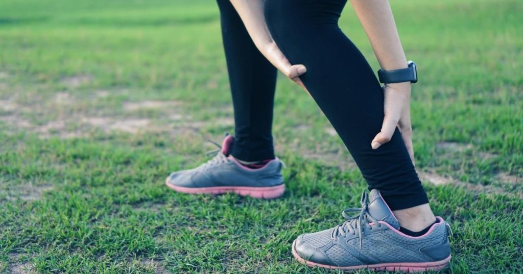 When to heat or chill a strained calf muscle