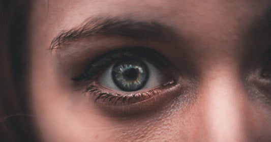 The most common causes of eye discomfort and the drug-free home treatments that provide the best relief