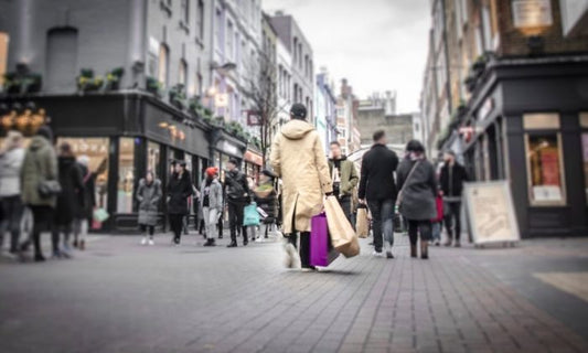 A Guide to Buying Ice Packs on the Best Shopping Streets of London
