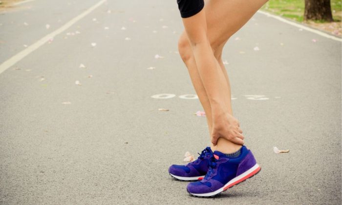 Should I use cold or heat packs to treat shin splints?